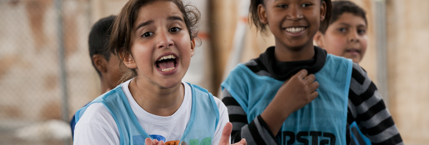 Deux jeunes fille lors d'une rencontre sportive Sport Dans la Ville