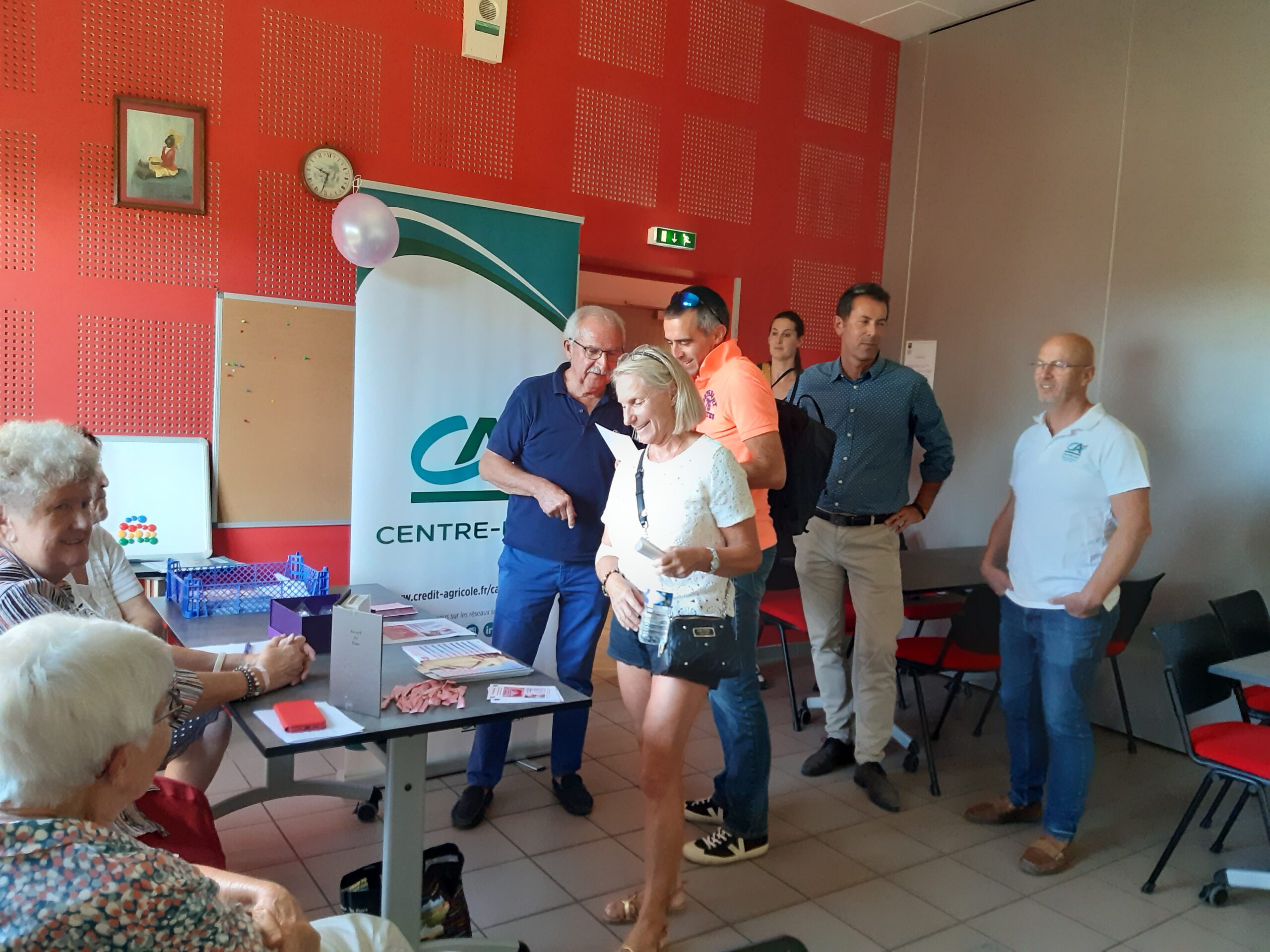 Don du sang octobre rose avec les administrateurs du Crédit Agricole Centre-est