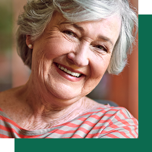 Femme senior souriante