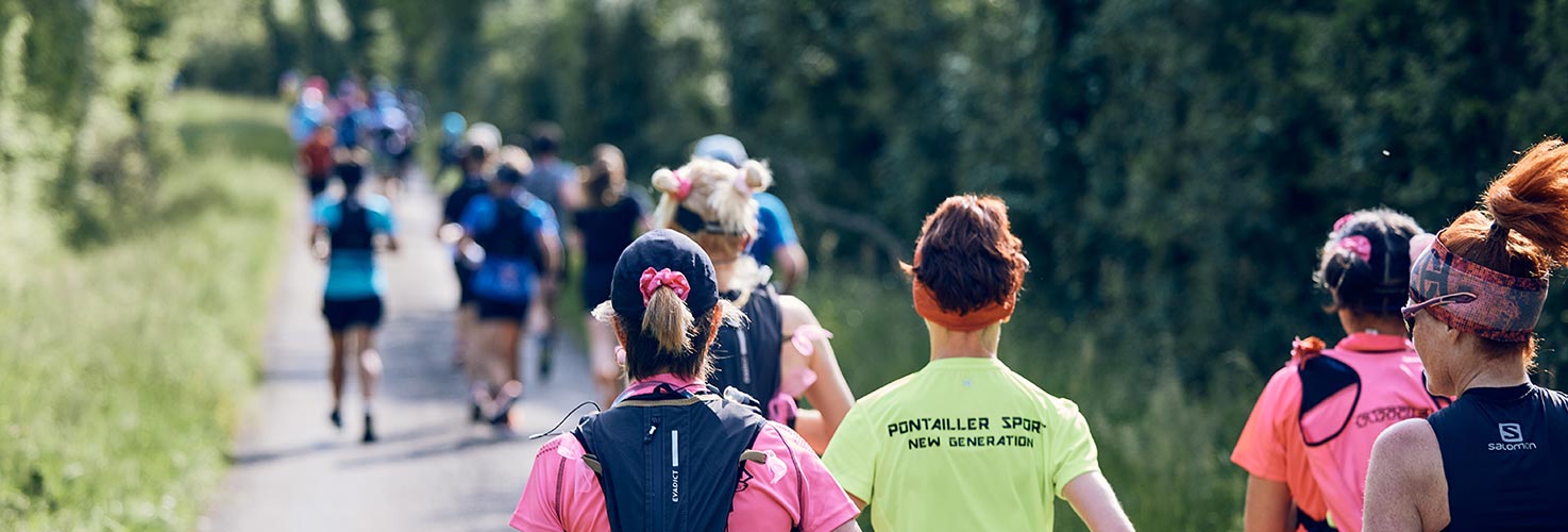 Coureuses de dos 1475x1080